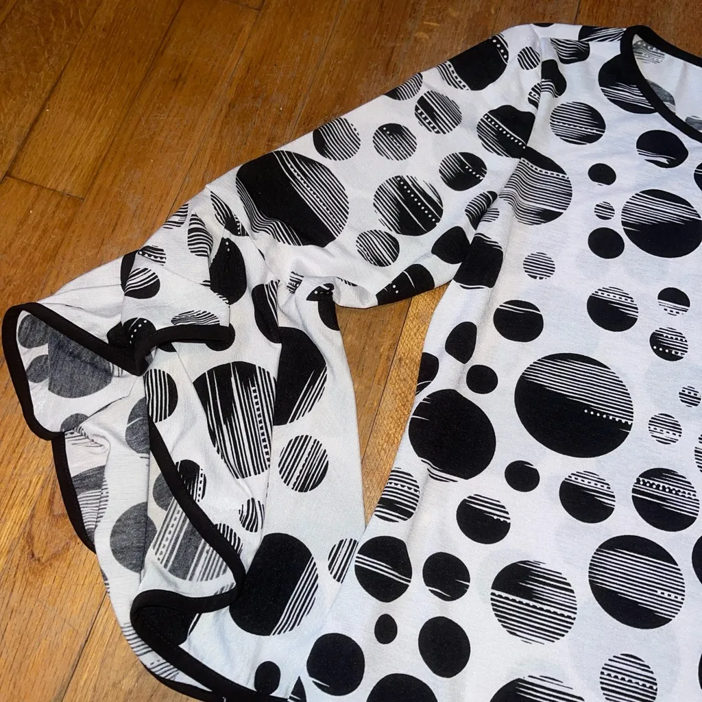 Modes Crystal Fashions Flare Sleeve Tunic Blouse medium‎ Black - Image 2