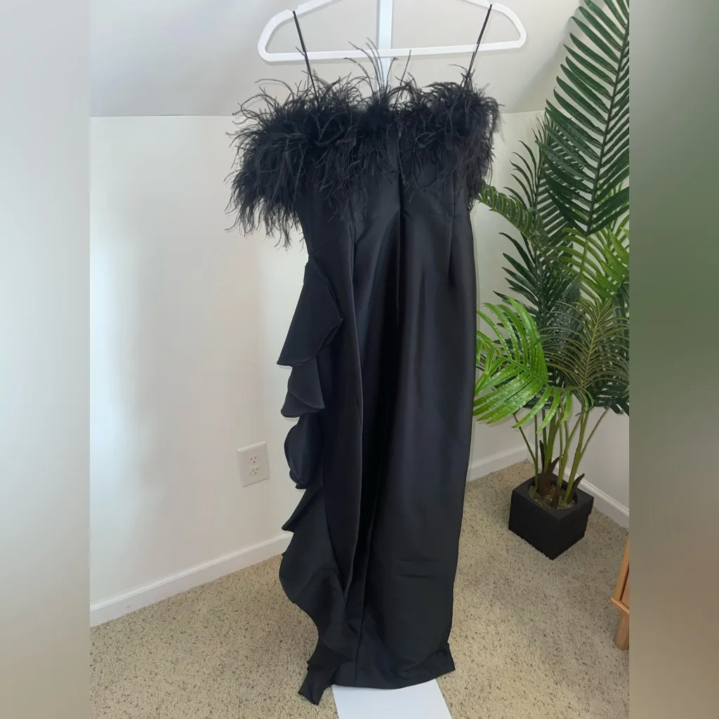 Badgley Mischka Ostrich Feather Adorned Gown black size 8 - Image 5