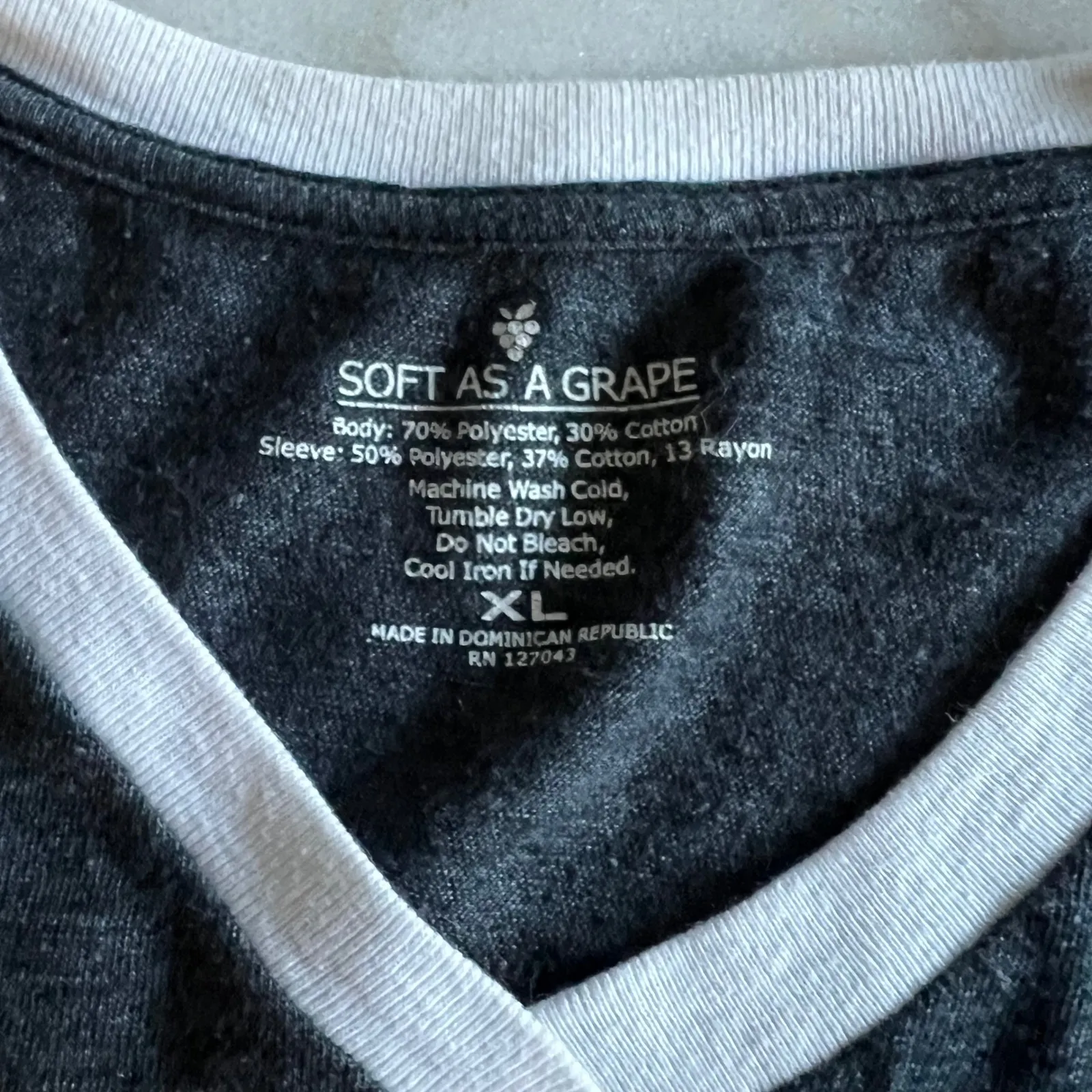 Minnesota Wild NHL Women's XL  Long Sleeve Gray‎ Graphic Top - Image 3