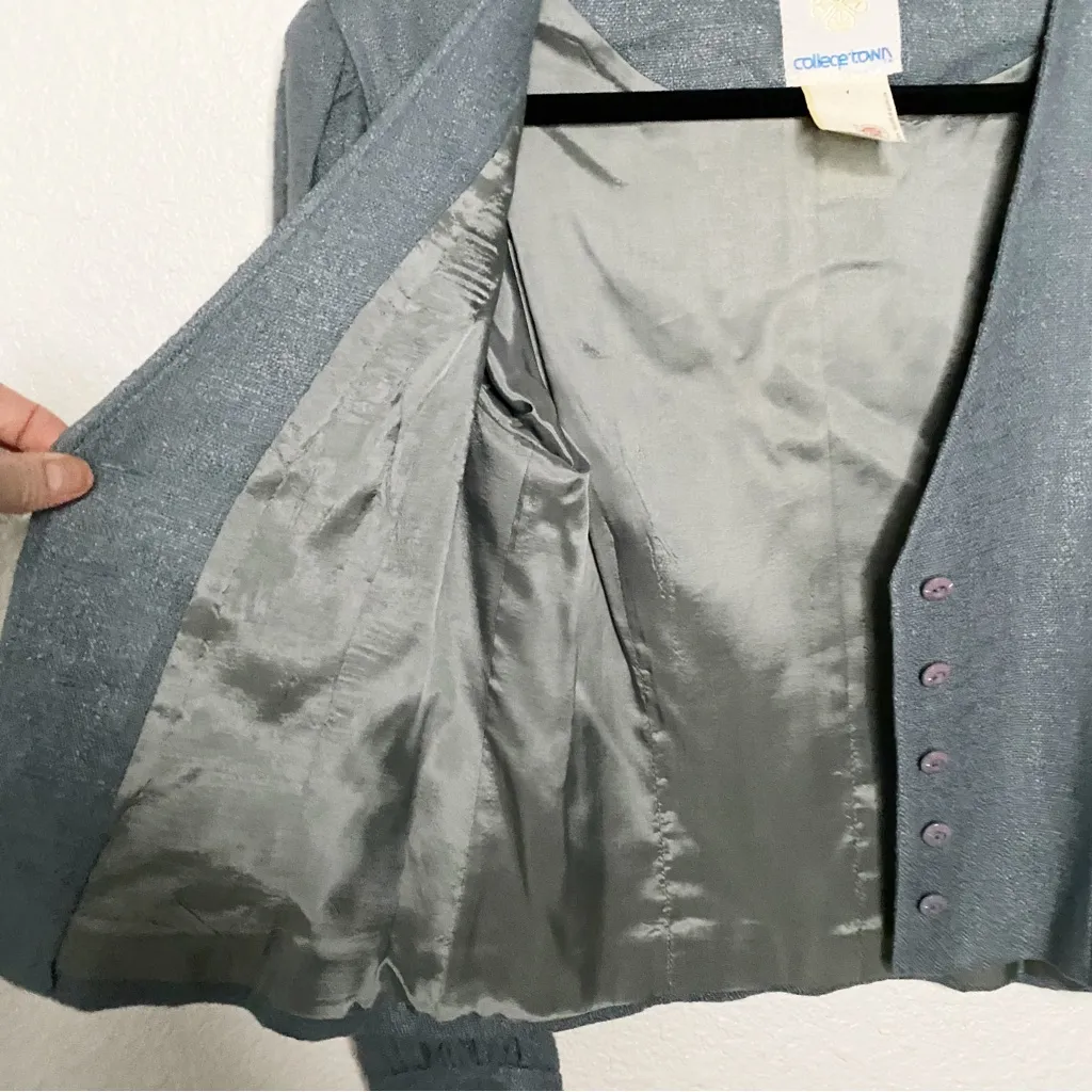 VINTAGE COLLEGE TOWN LIGJT PERIWINKLE BLUE LINED SHORT BLAZER SIZE 8 - Image 8