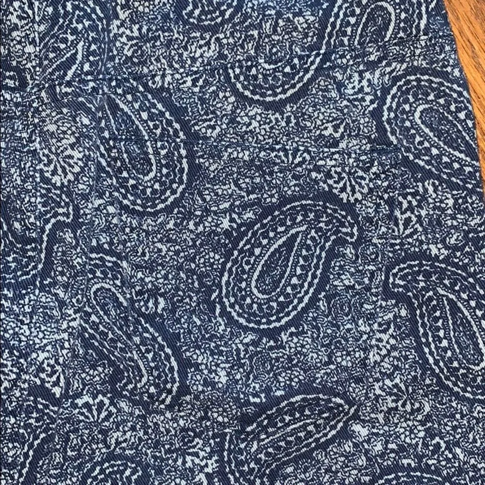 JONES WEAR SPORT blue paisley jean skirt 4‎ - Image 5
