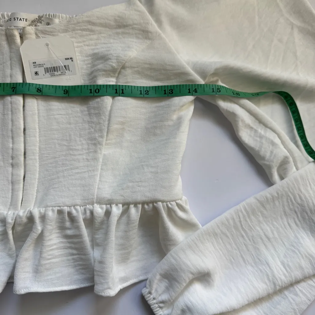 Altar'd State Women's White Off-Shoulder Top Size Small NWT - Image 7