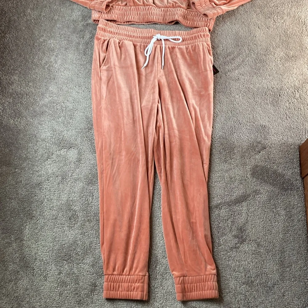 No Boundaries Coral Pink Velour Two Piece Tracksuit Set SIZE XL/XXL - Image 3