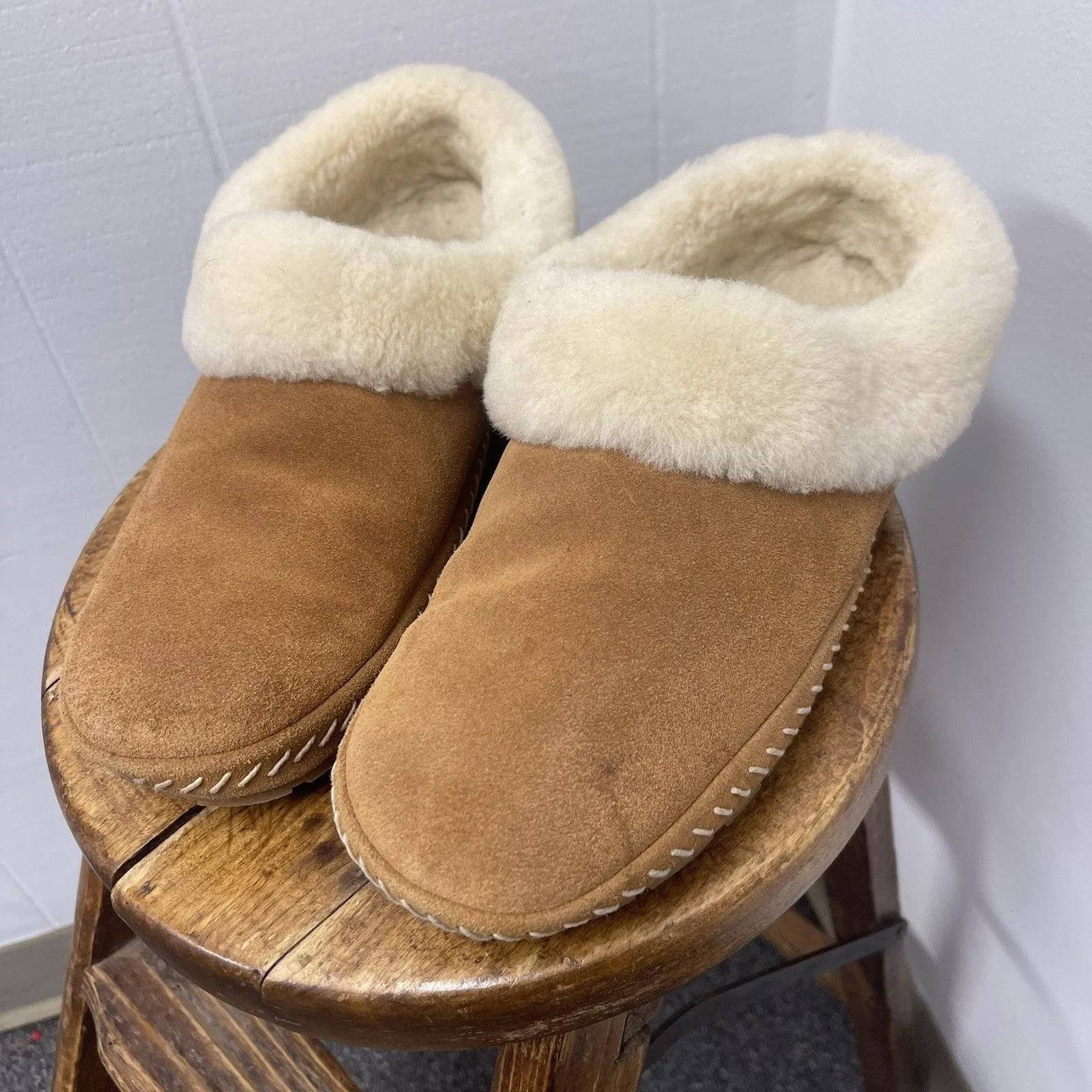 Eddie Bauer Shearling Classic Slippers Size 9 Medium Tan House - Image 2