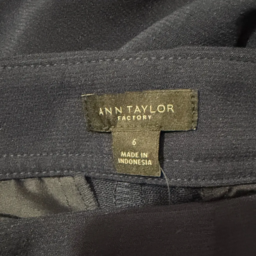 Ann Taylor Factory Navy Boot Cut Pants Size 6 NWT - Image 5