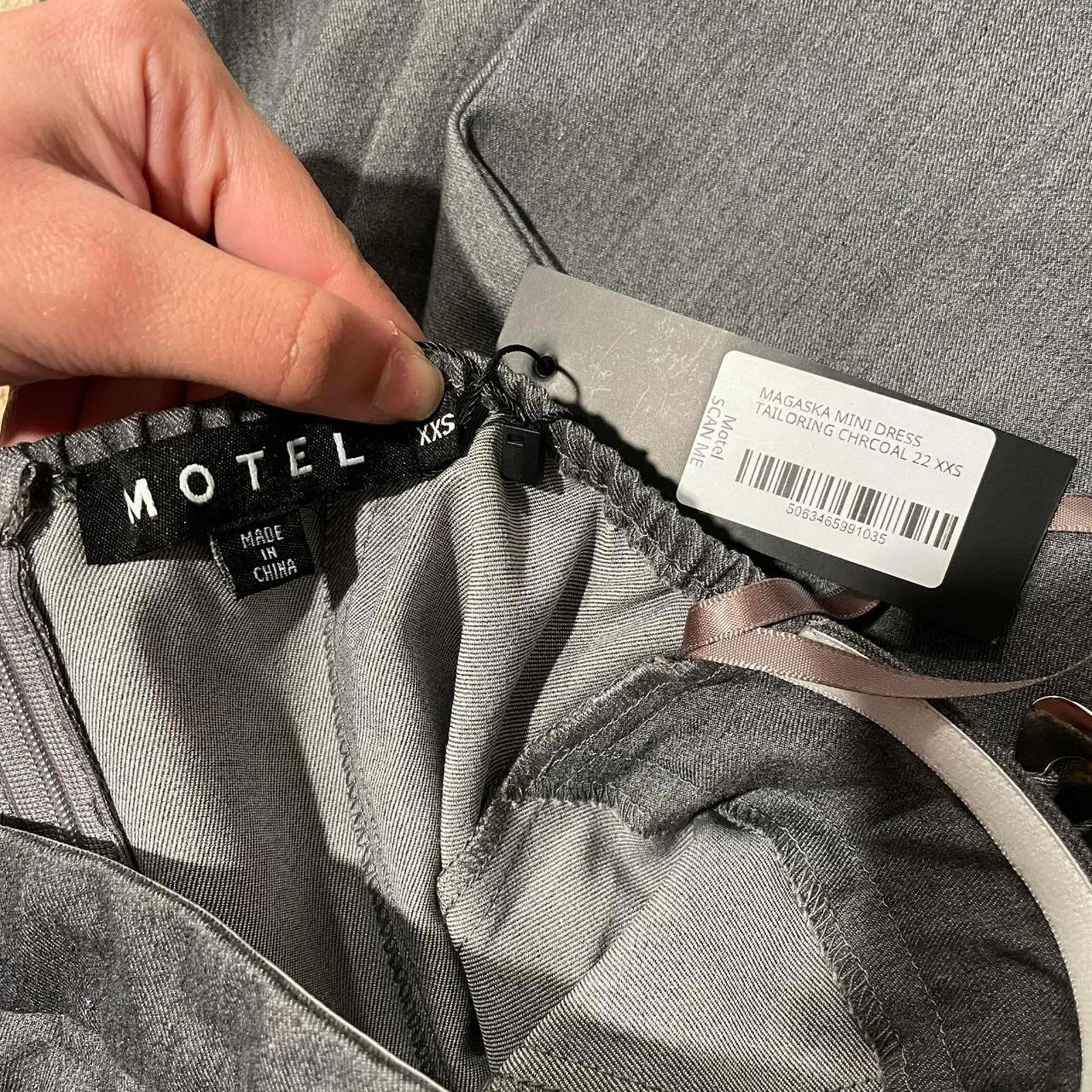 Grey mini dress with waist belt silver detail. motel size xxs brand new with tag Gray - Image 3