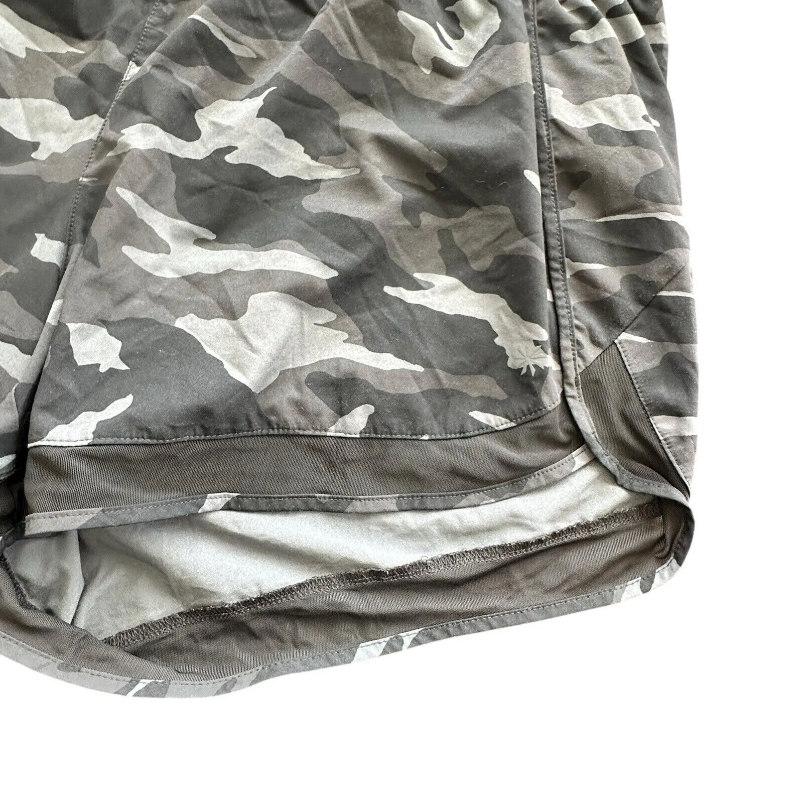 Athleta camo Printed Mesh Racer Run Short 4" gray Athletic Lined L - Image 5