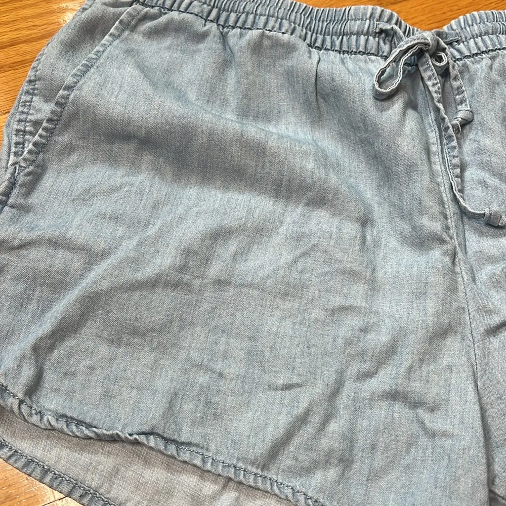 GAP Chambray Denim Light Blue Pull On Shorts - Image 2