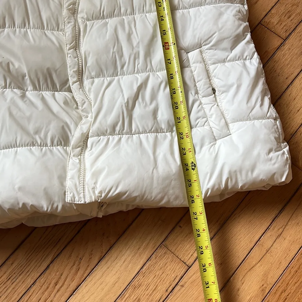 Old navy 🤍 vest - Image 2