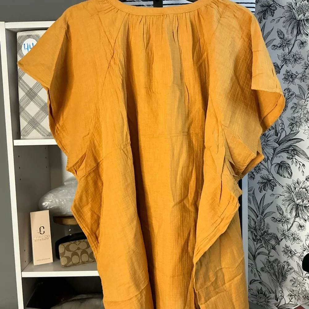 Universal Thread Mustard Blouse with V-Neck and Short Sleeves - Image 3