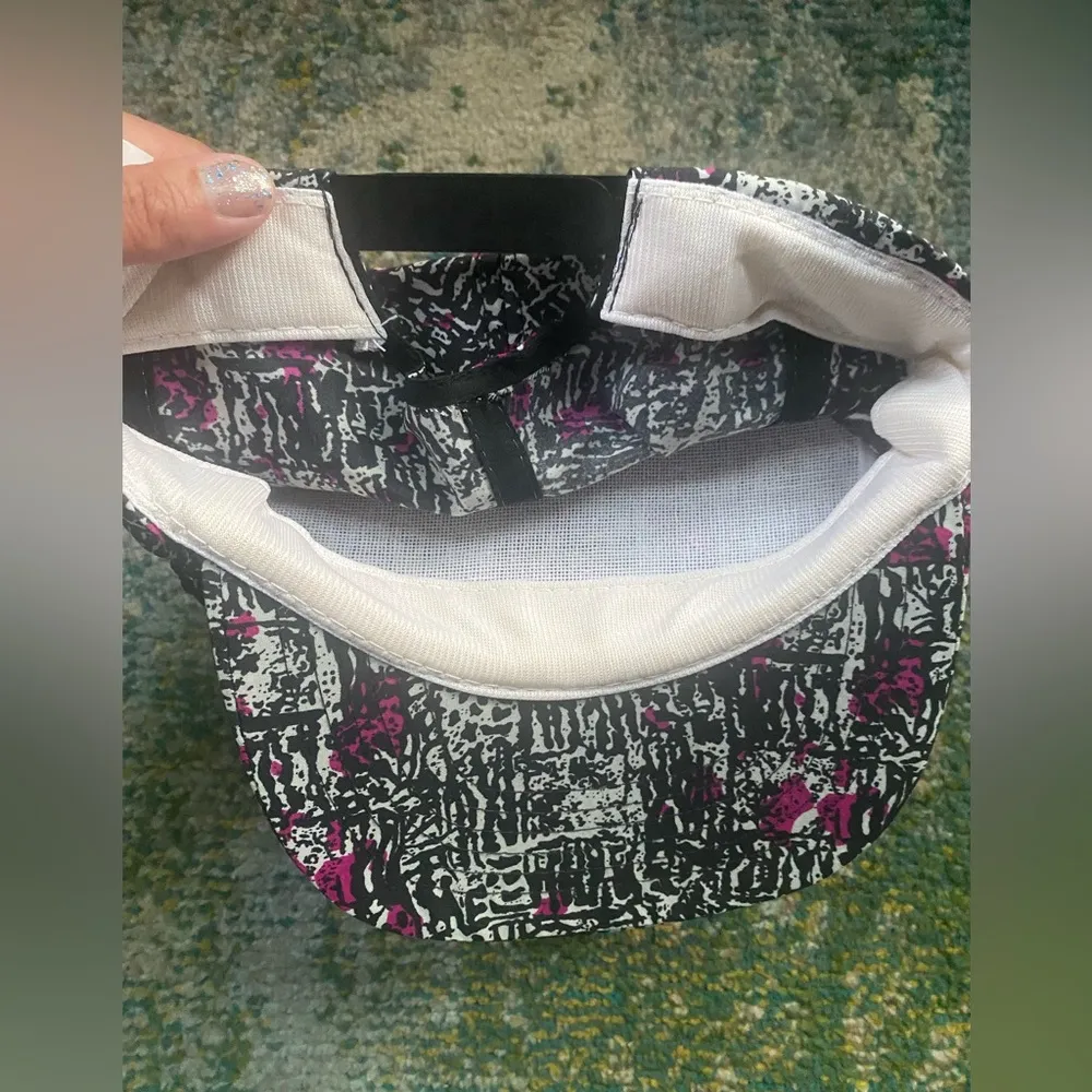 Vintage Las Vegas paint splatter snap back trucker hat, OS Multiple - Image 5