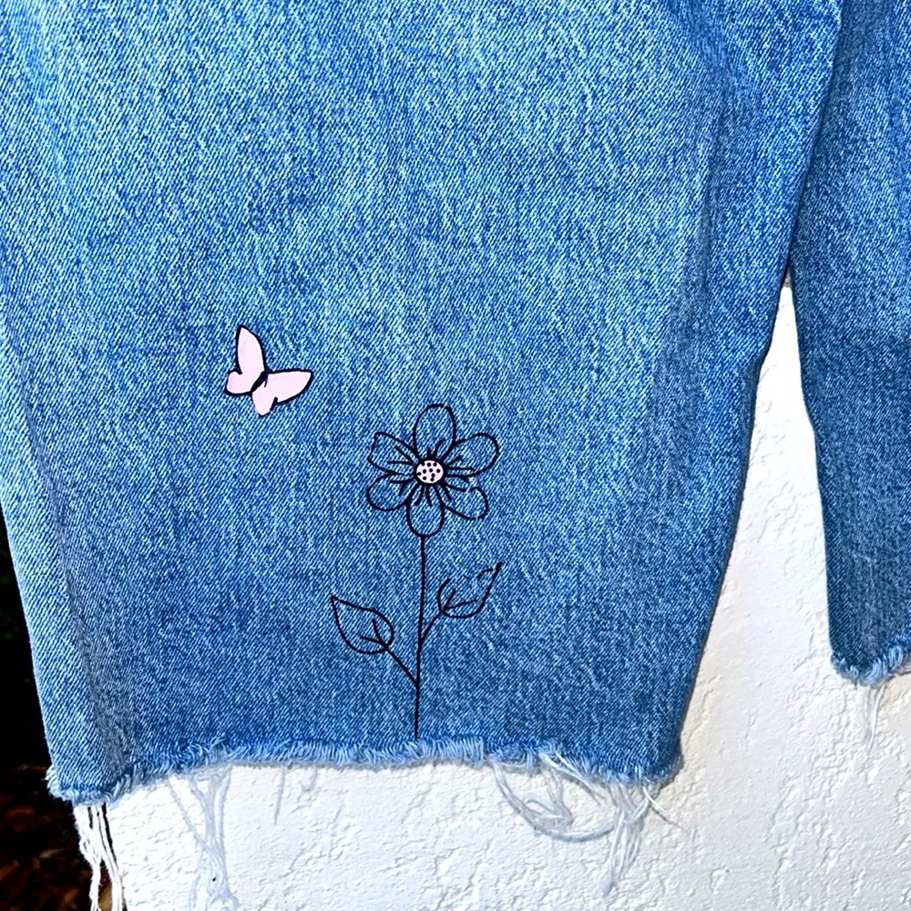 Wild Fable Women's Jeans Super High Rise Wide Leg Cropped Jeans - Image 4