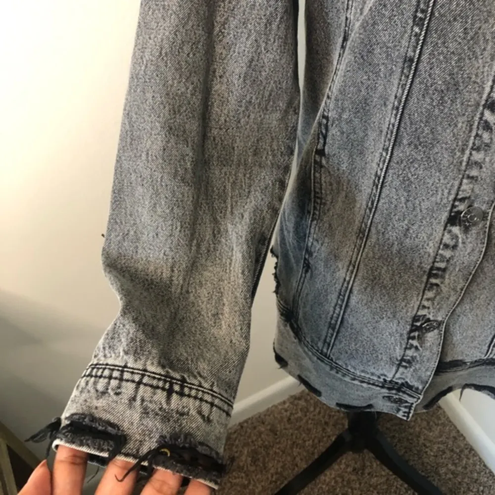 Cello  Long Distressed Floral Denim Jacket - Image 11