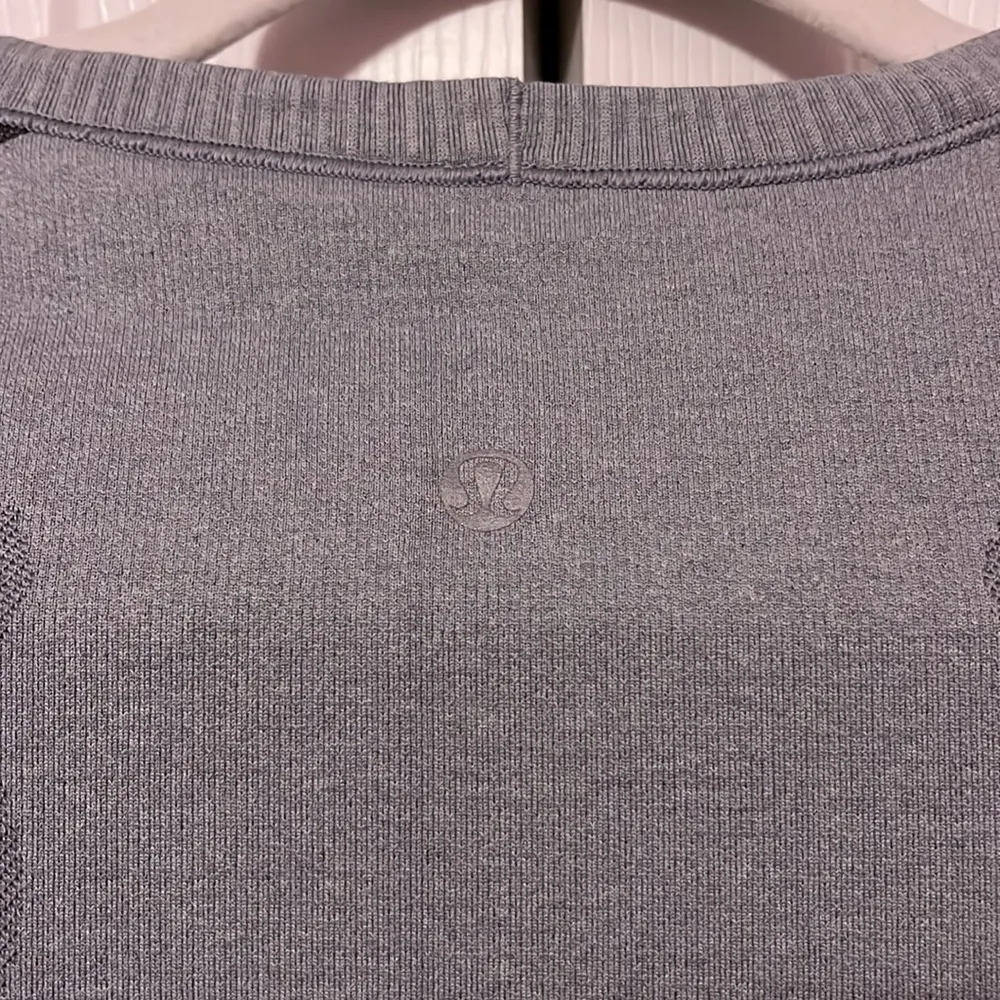 Gray Lululemon Swiftly Tech - Image 5