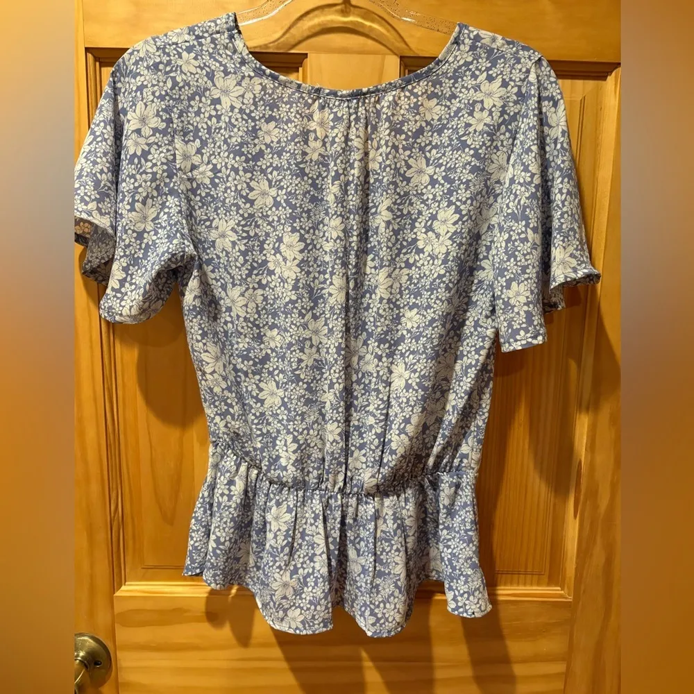Sienna Sky floral print blouse women’s M - Image 4