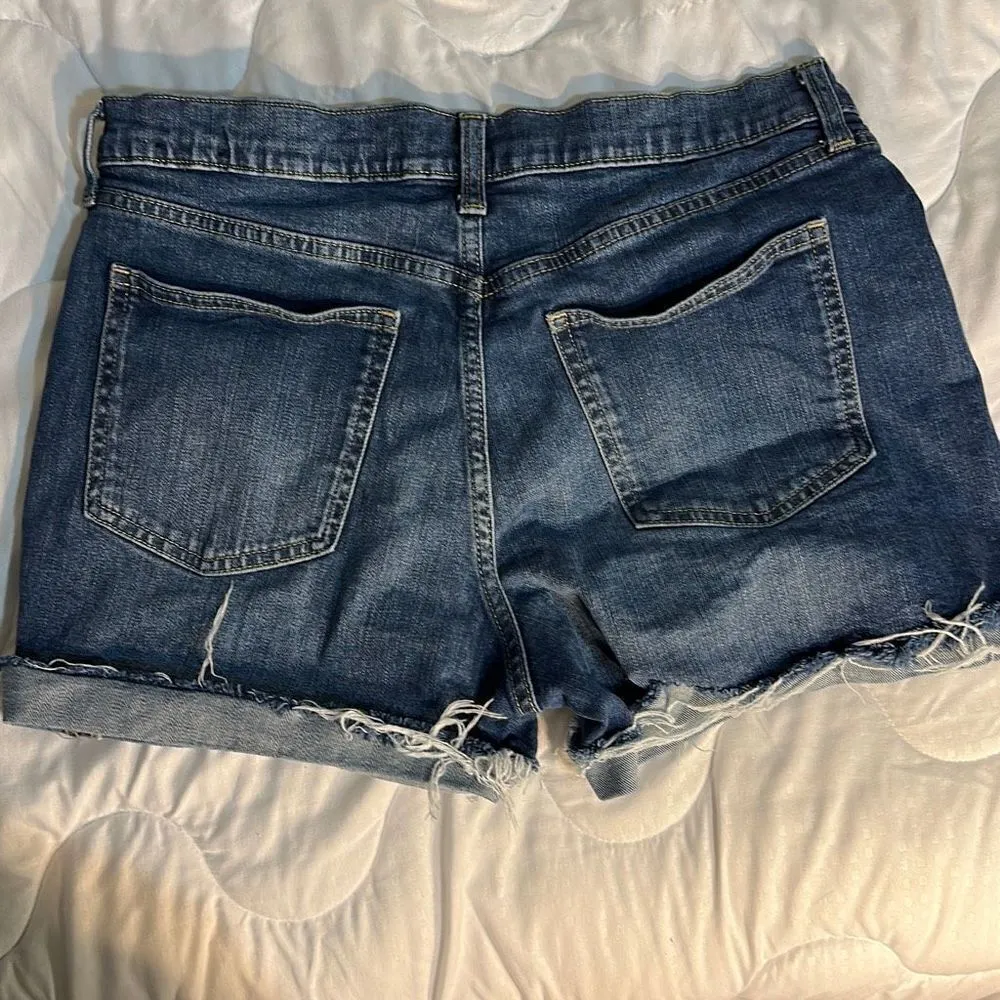 Gap Button down shorts Size 6 waist: 28 inches - Image 2