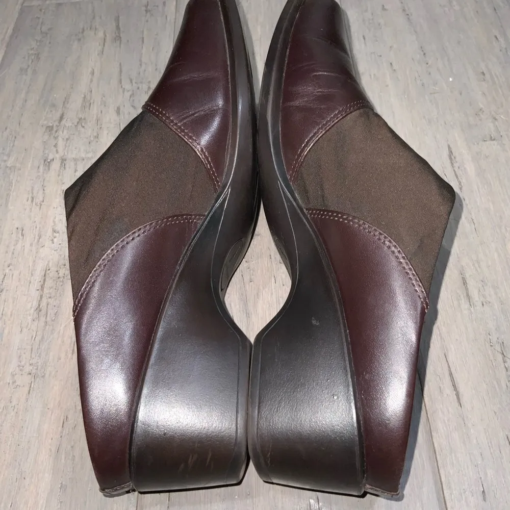 Clark’s Artisan Brown Leather Slip On Mules Casual Business Work Shoes Size 7.5 - Image 5