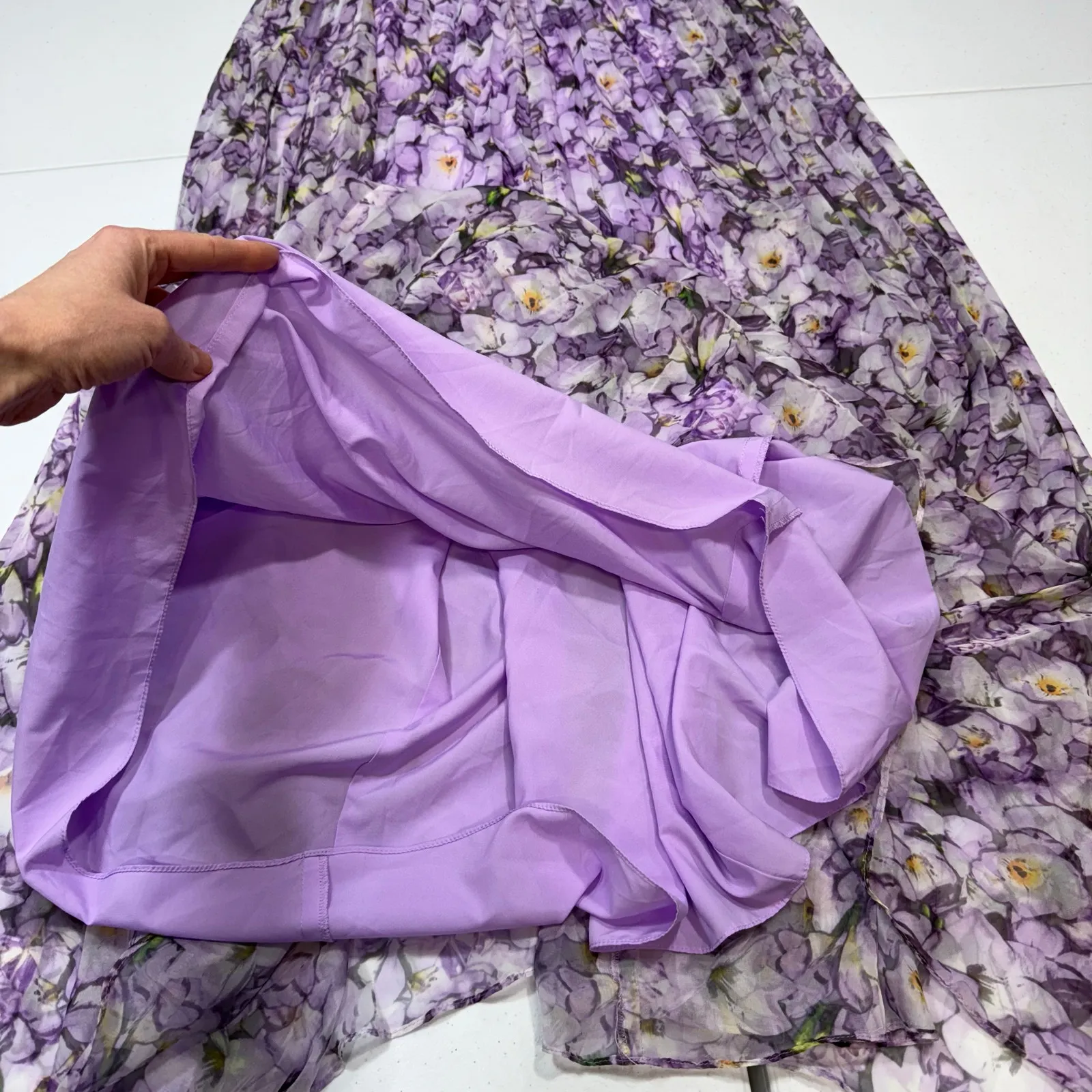 Badgley Mischka Floral Mock
Neck Pleated Gown Purple Maxi dress Size 12 - Image 4