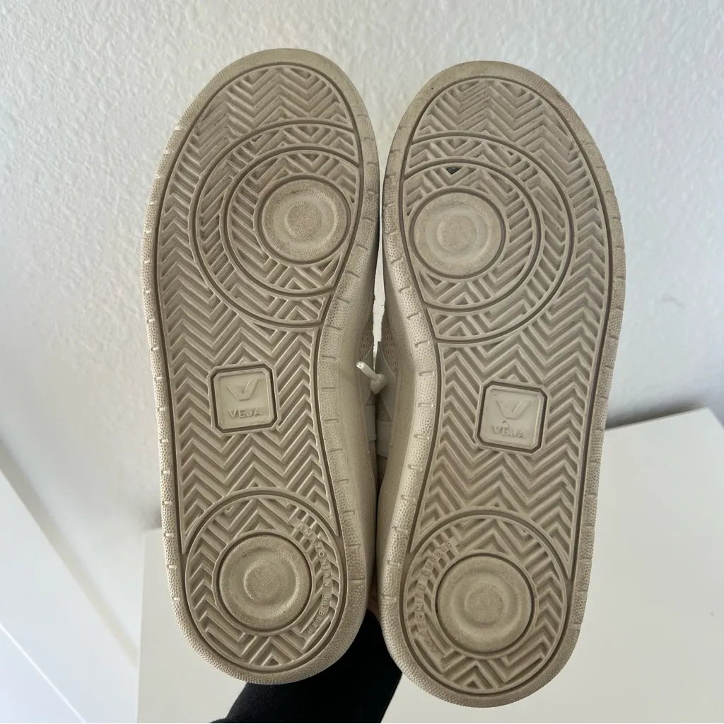 Veja V-10 J Mesh Sneakers in Jute White & Yellow - Image 6