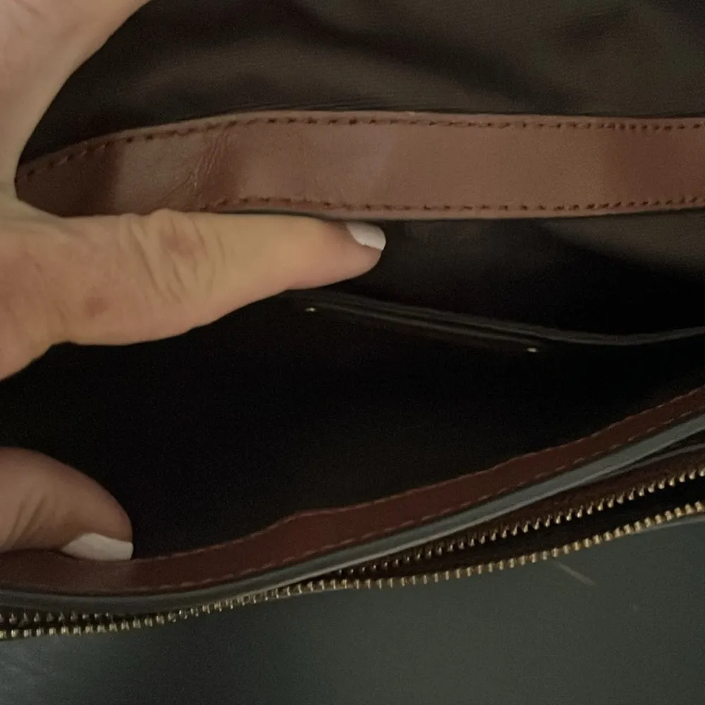 brown leather purse in GUC. - Image 2