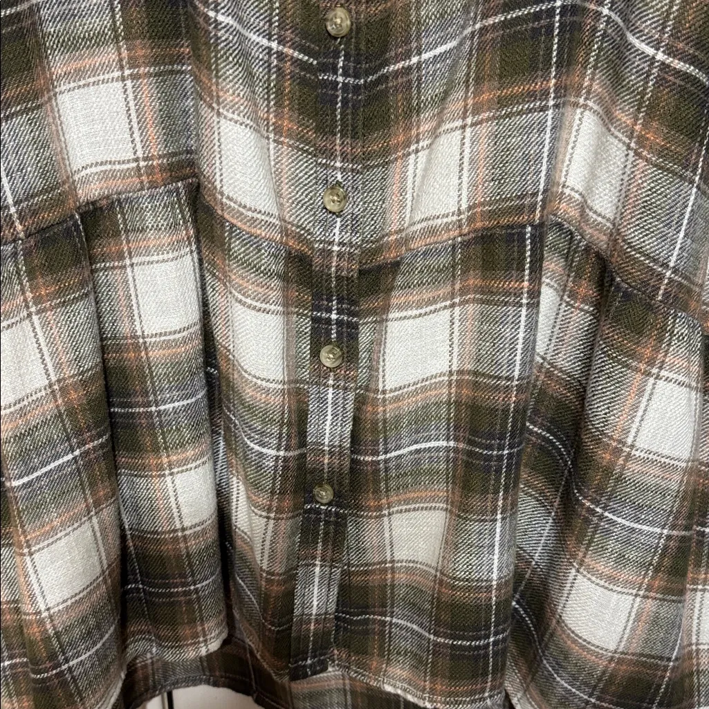 American Eagle Plaid Flannel Button-Up Shirt Viscose Blend Size Medium - Image 3