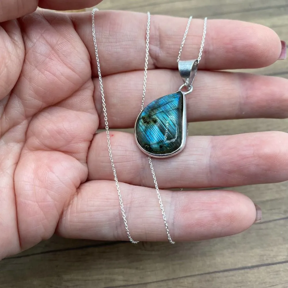 Labradorite Sterling Silver Necklace Blue - Image 3