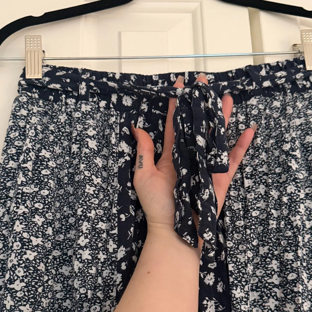 Floral Navy Maxi Skirt Blue Size M - Image 3