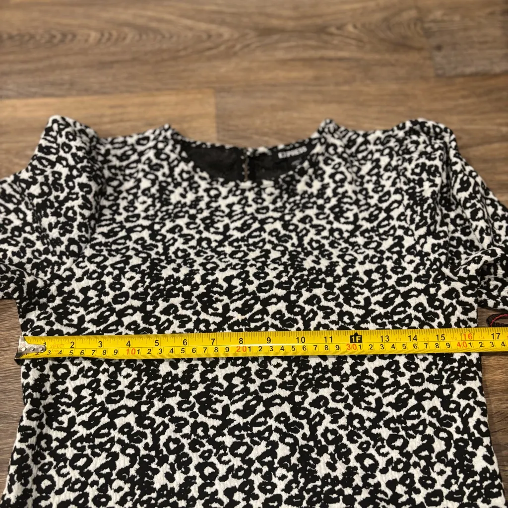 Express Black White Leopard Print Blouse Puff Long Sleeve Textured Top Size Med - Image 6