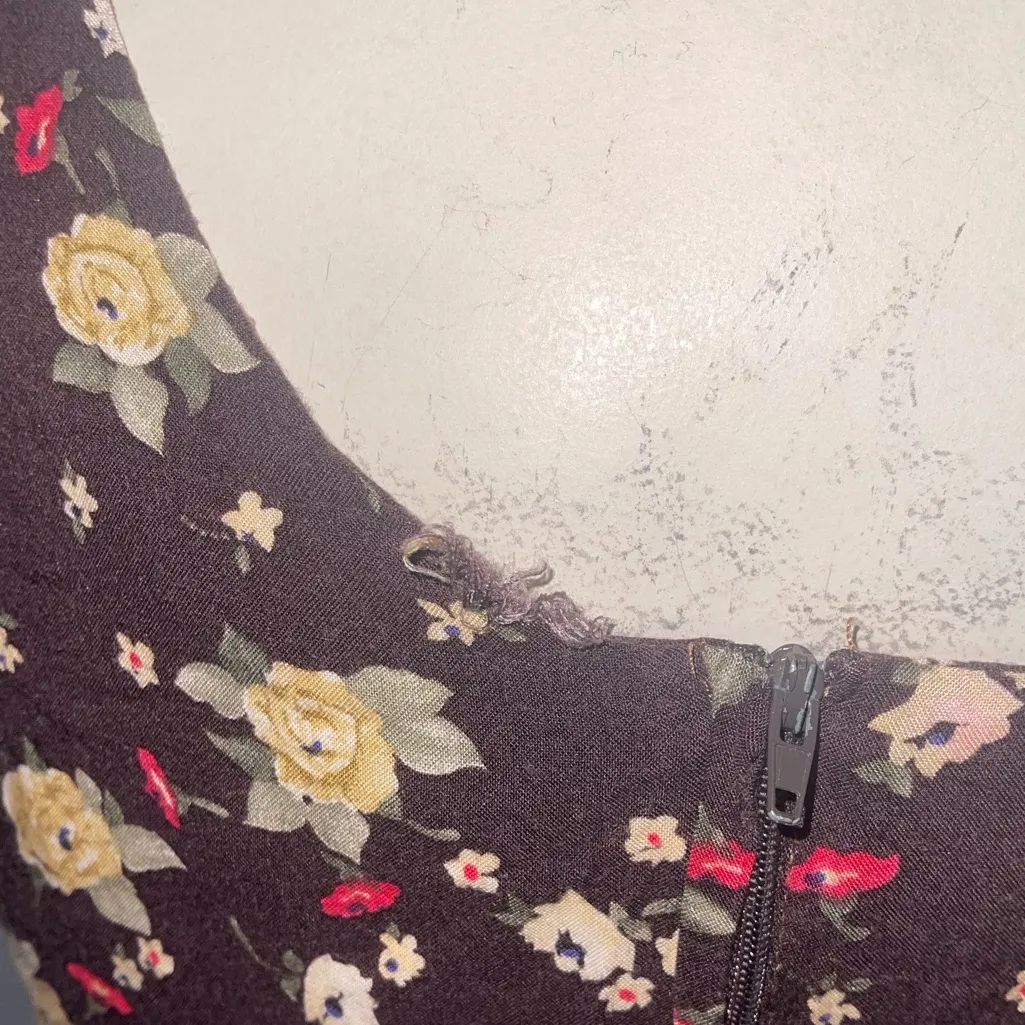 Chic Floral Midi Dress brown floral print beaded woman’s size 7 90s Y2K VINTAGE Pink - Image 4