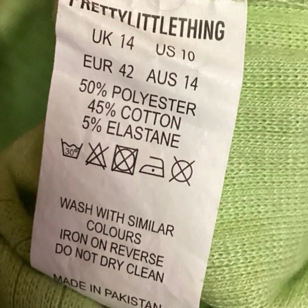 Pretty Little Thing Green Rib Double Zip Collared Short Sleeve Polo Crop Top 10 - Image 4