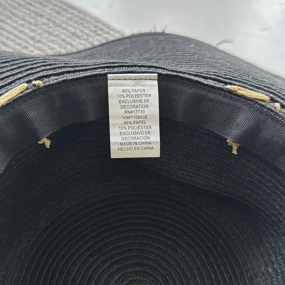 Black Large Straw Hat with Daisy Flower Detail - Image 5