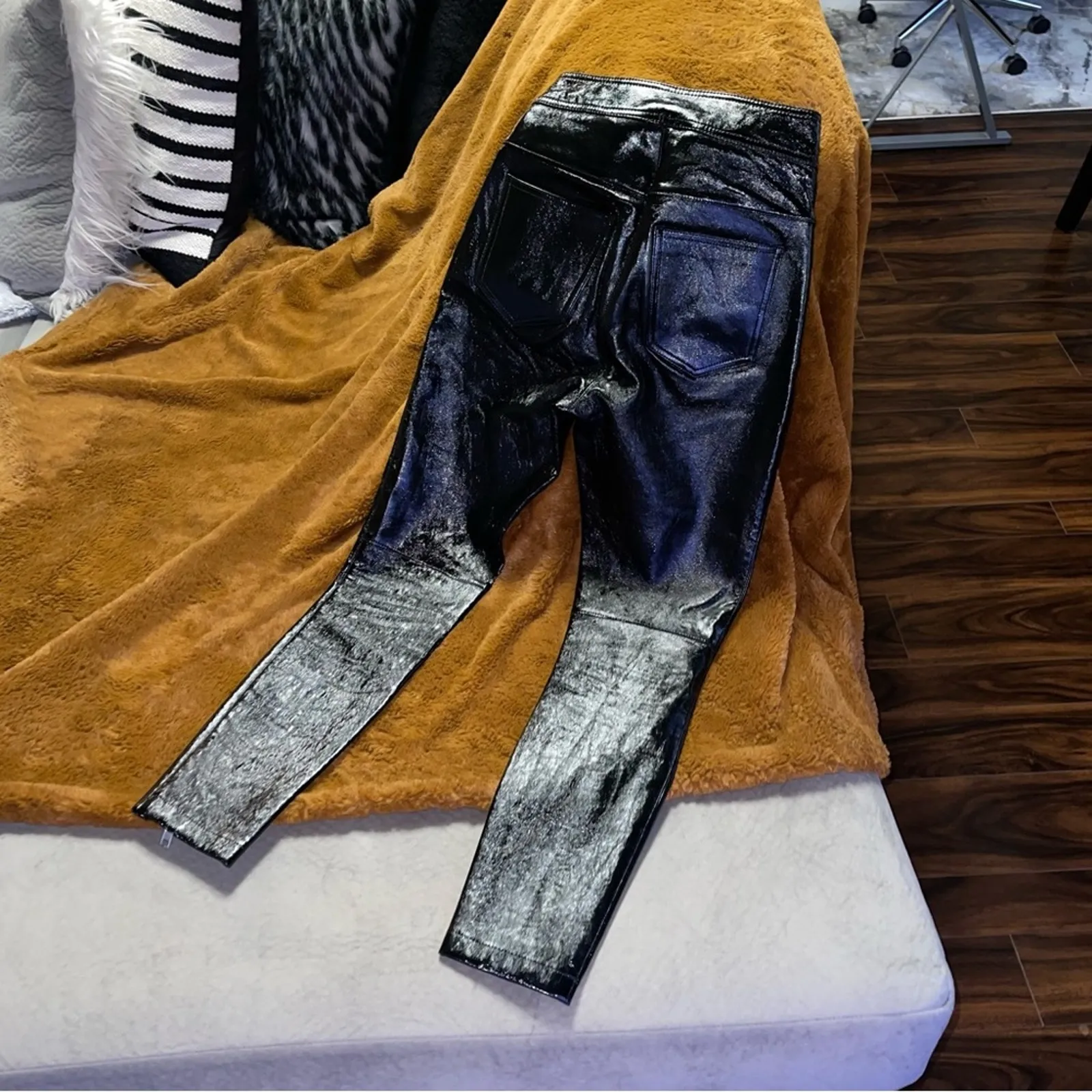 Alexander Wang Snap-Detailed Patent Leather Skinny Pants in Black - Image 8