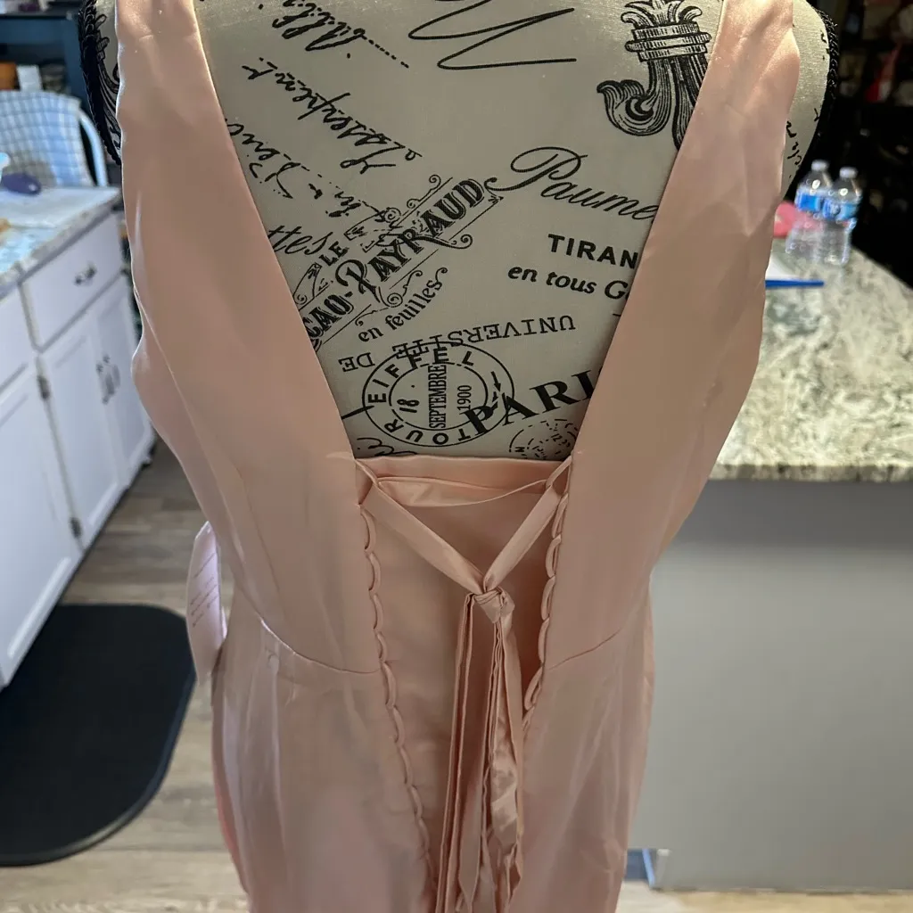 Elegant Pink Satin Evening Gown Size 12 - Image 4