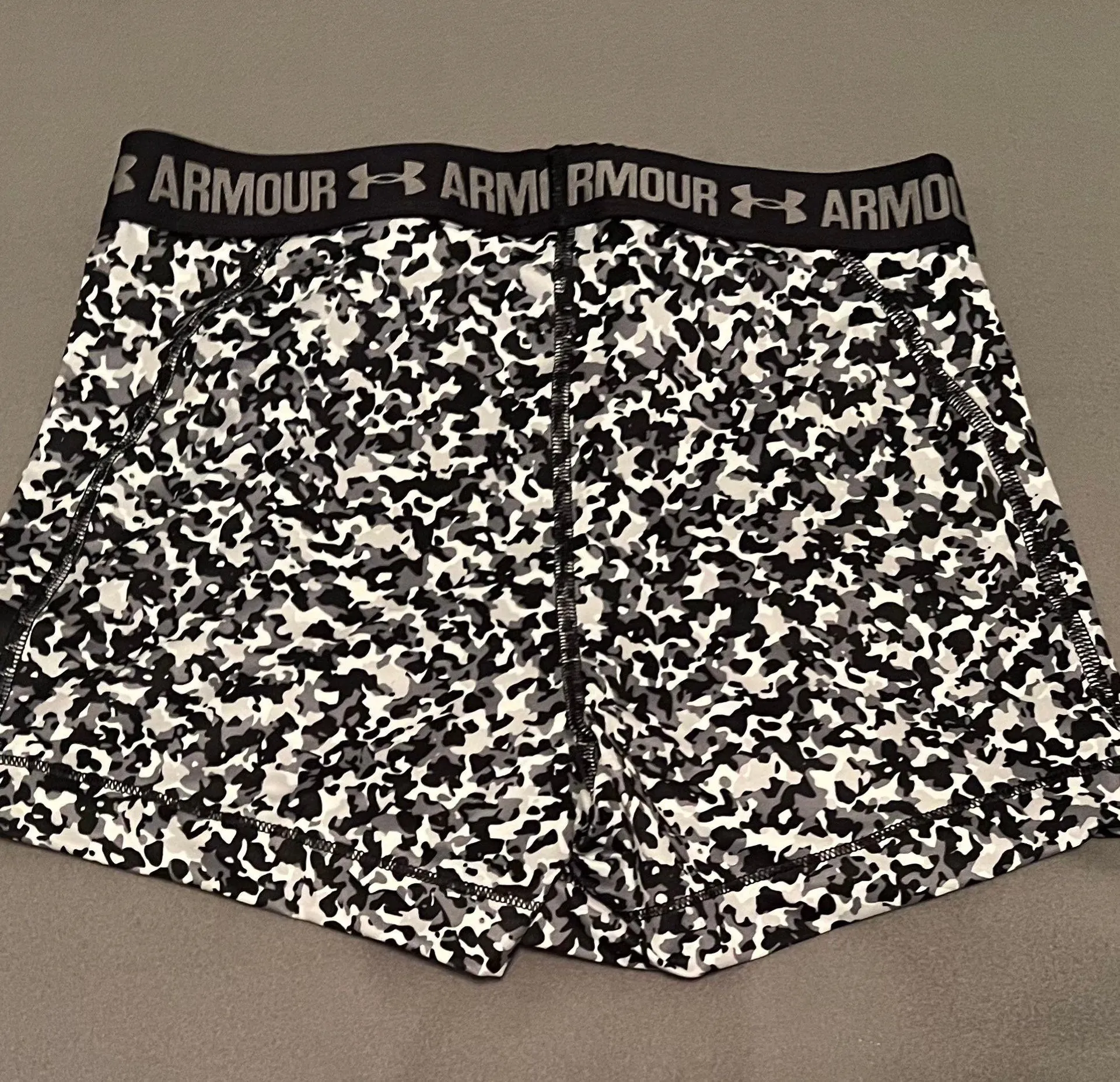Under Armour Spandex Short - Image 2