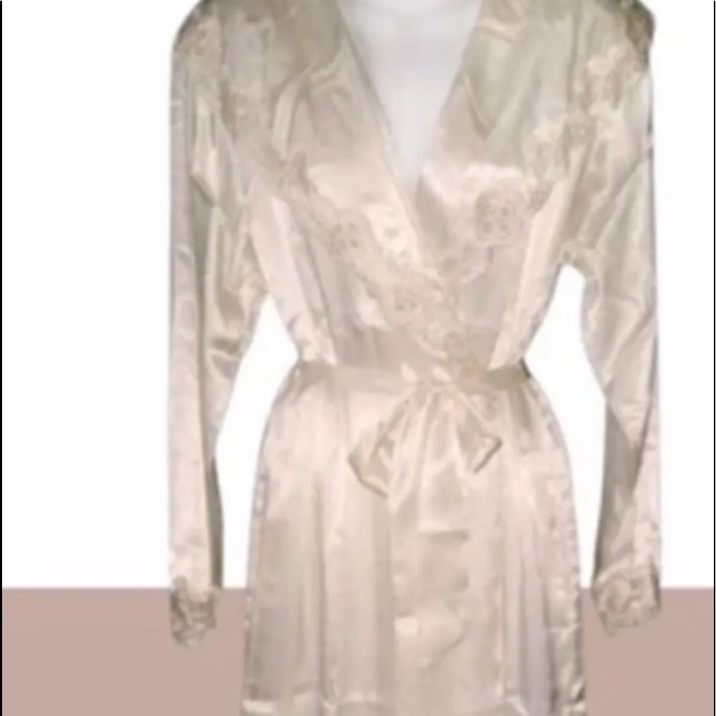 Victoria’s Secret Gold Label Cream Silk Robe - Image 3