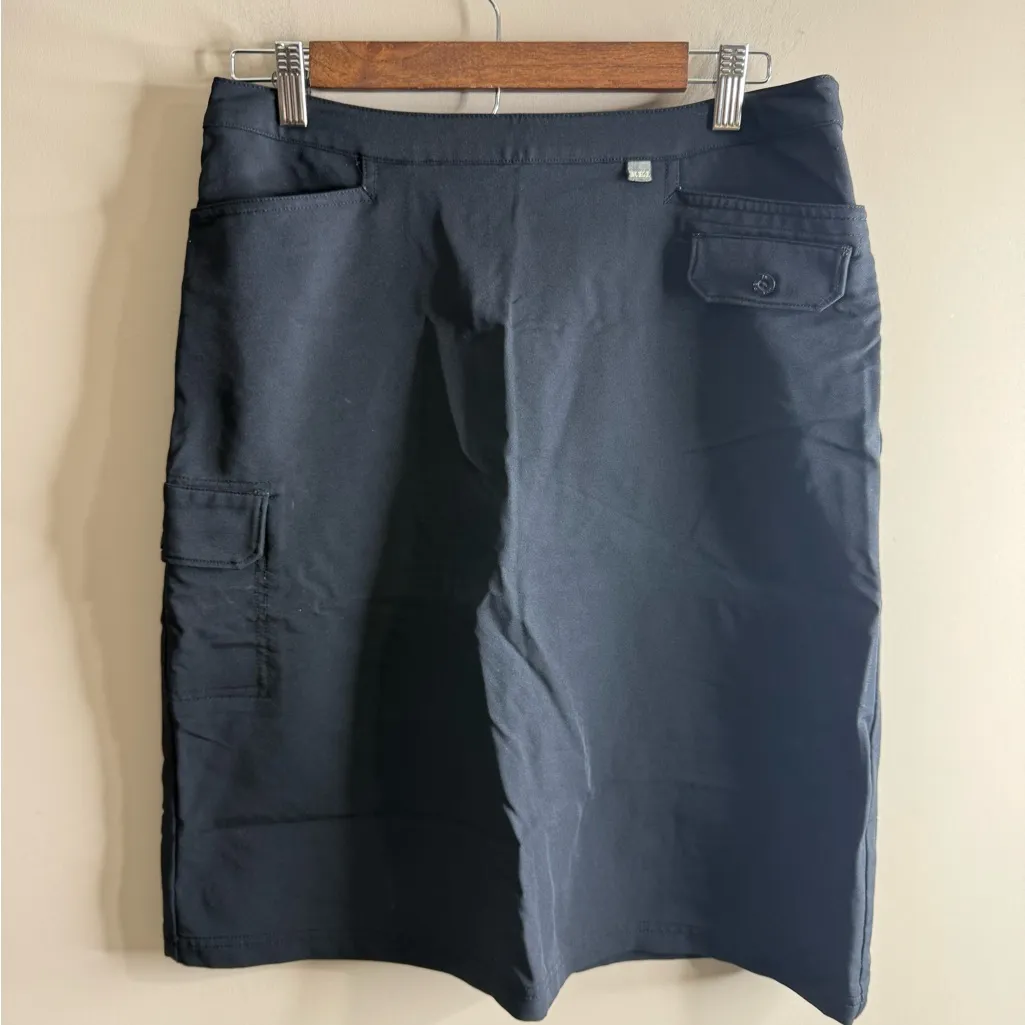 REI Women's black knee length hiking skirt size 6 - Image 2