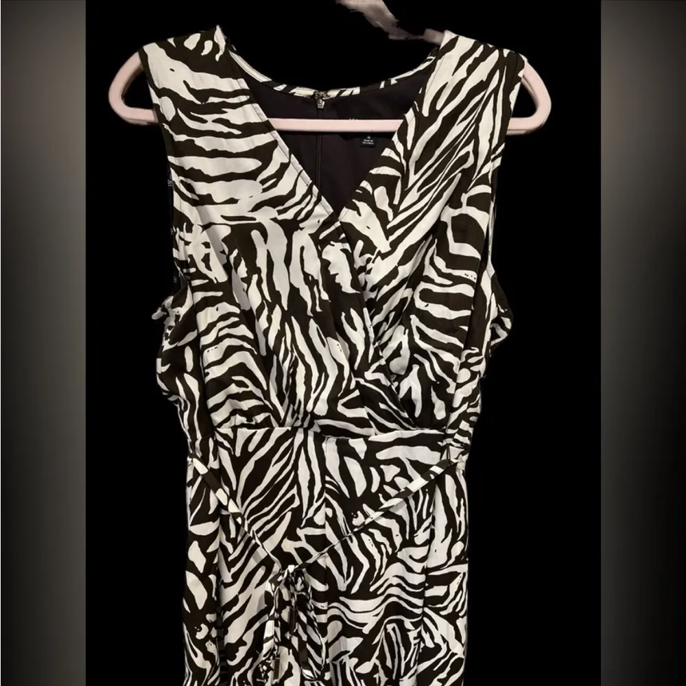 Inc wide leg Jumpsuit Size 6 Brown white Satin tropical animal print NWT - Image 6