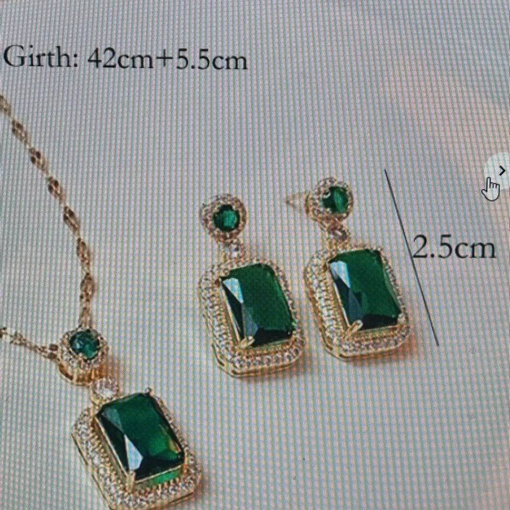 Faux Emerald Necklace Pendant & Earring Set Pierced Ears Gold - Image 4