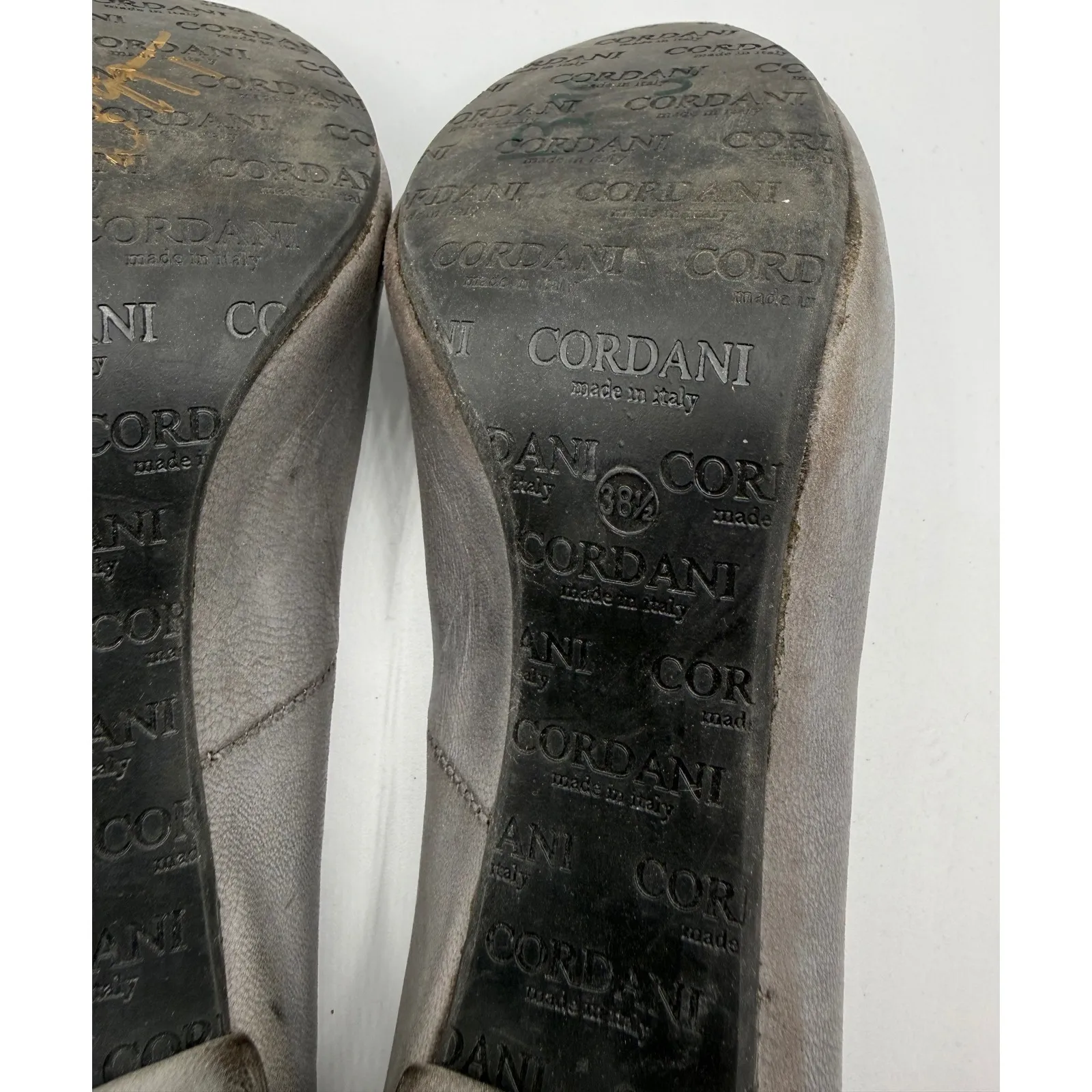 Cordani Women 8 Gray Faux Leather Block Heel Pumps Made in Italy Old Fashioned - Image 8