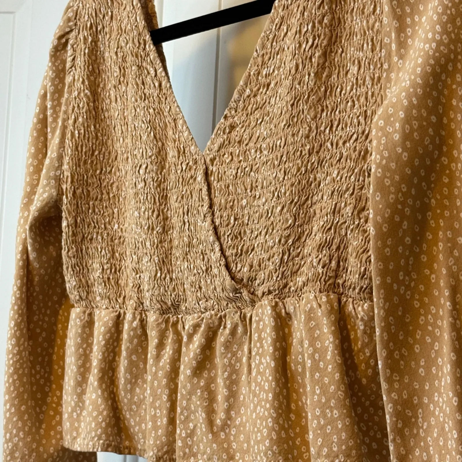 Urban Romantics Smocked Top Long Sleeve Peplum Blouse Polka Dot Tan Beige Sz L # - Image 6