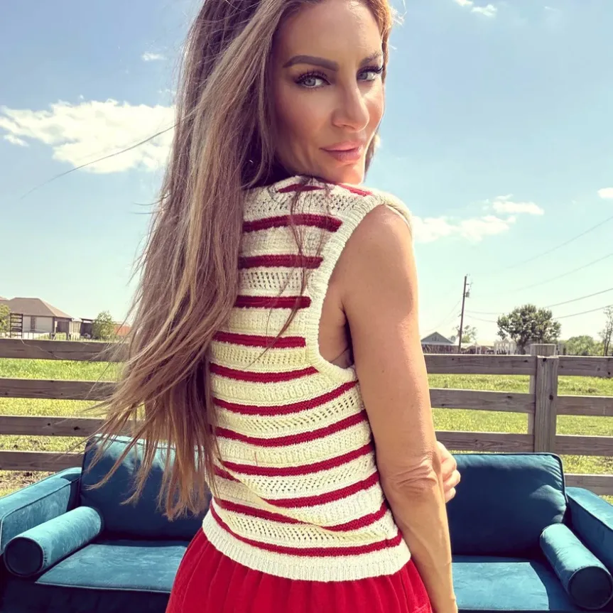 LAST ONE!! Magnolia Striped Button Knit Vest Size Large Red - Image 4