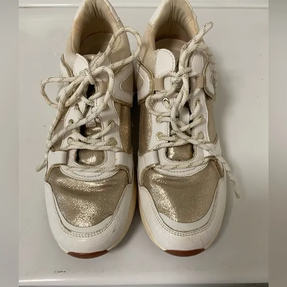 Aldo Vany gold and white tennis shoes women’s size 7.5 in great shape - Image 2
