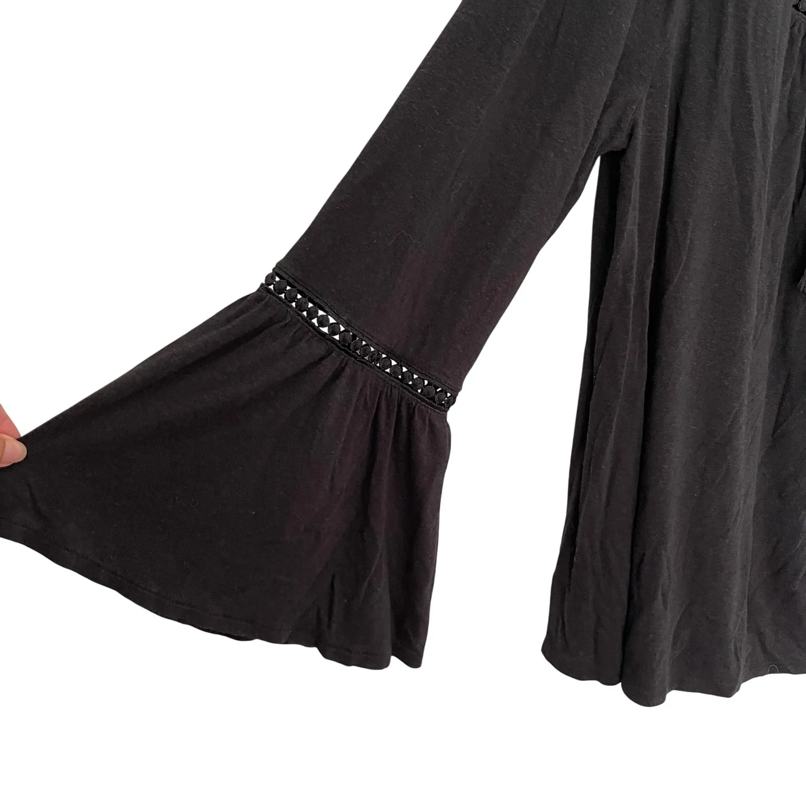 Time and Tru‎ Women XL Black Embroidered Bell Sleeve Tie Neck Boho Long Sleeve - Image 4