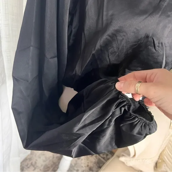 WE WORE WHAT Billow Sleeve Satin Crop‎ Top Black Size XL - Image 10