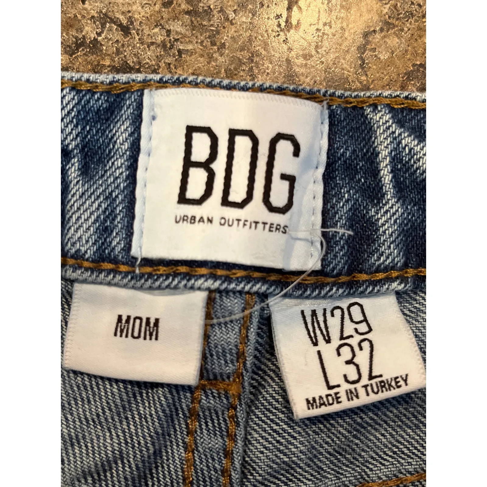 BDG Urban Outfitters Mom Crop Blue Jeans Pintuck‎ Detailing Size 29 - Image 6