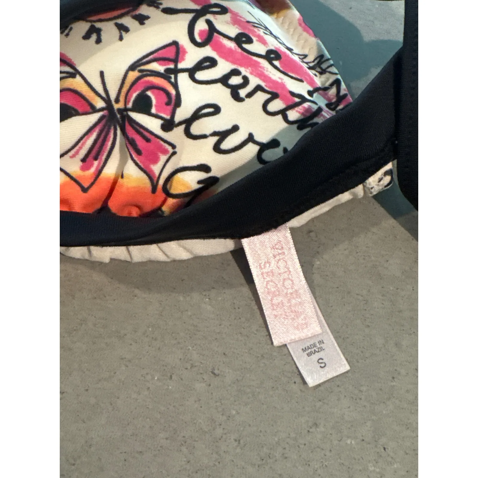 Victoria's Secret Halter Bikini‎ Top Hearts Graphic Print Black Trim Swim Beach - Image 3