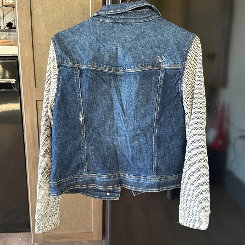 Massini  Distressed Denim Jacket with Textured Sleeves Size Medium - Image 5