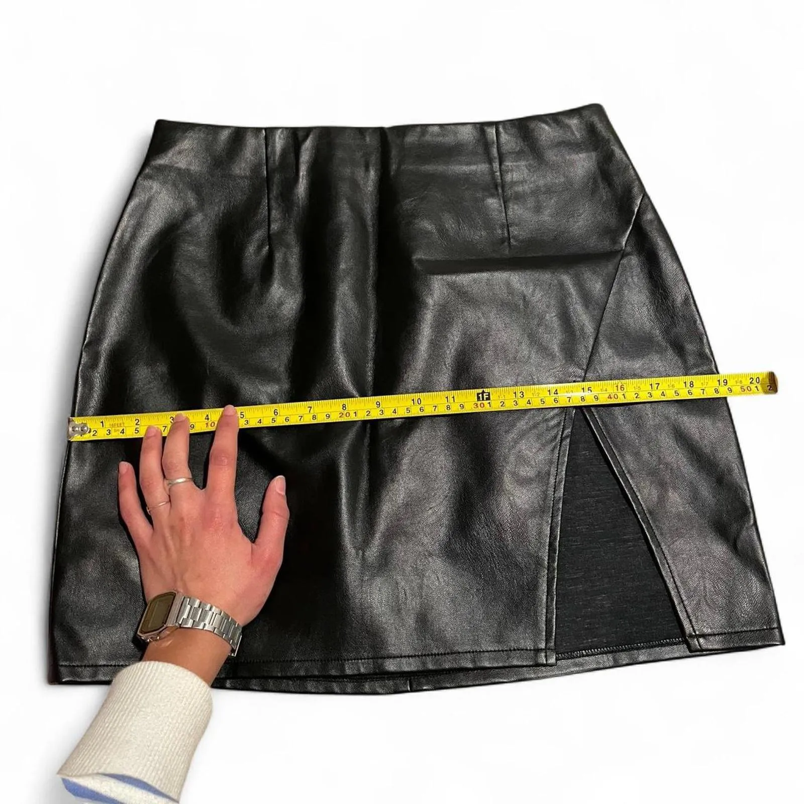 Black faux leather mini skirt. lulus size medium. bnwt - Image 8