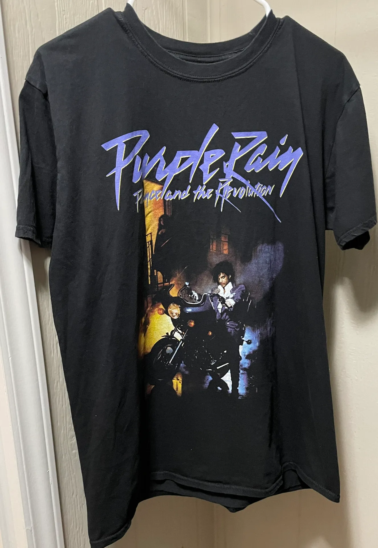 Graphic Tee Size L - Image 2