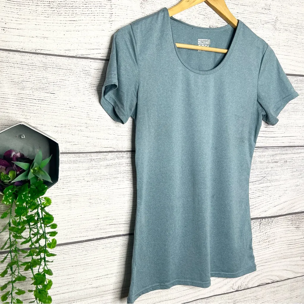 32 DEGREES Ladies' Cool T-Shirt Top Teal Blue Size Small Scoop Neck Short Sleeve - Image 4